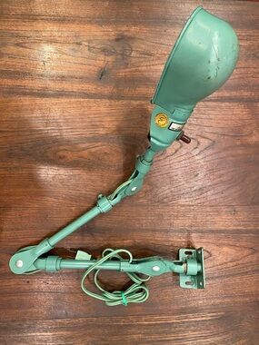 Vintage LocaLite Fosteria Industrial Light Adjustable Arm Work Desk Lamp Green